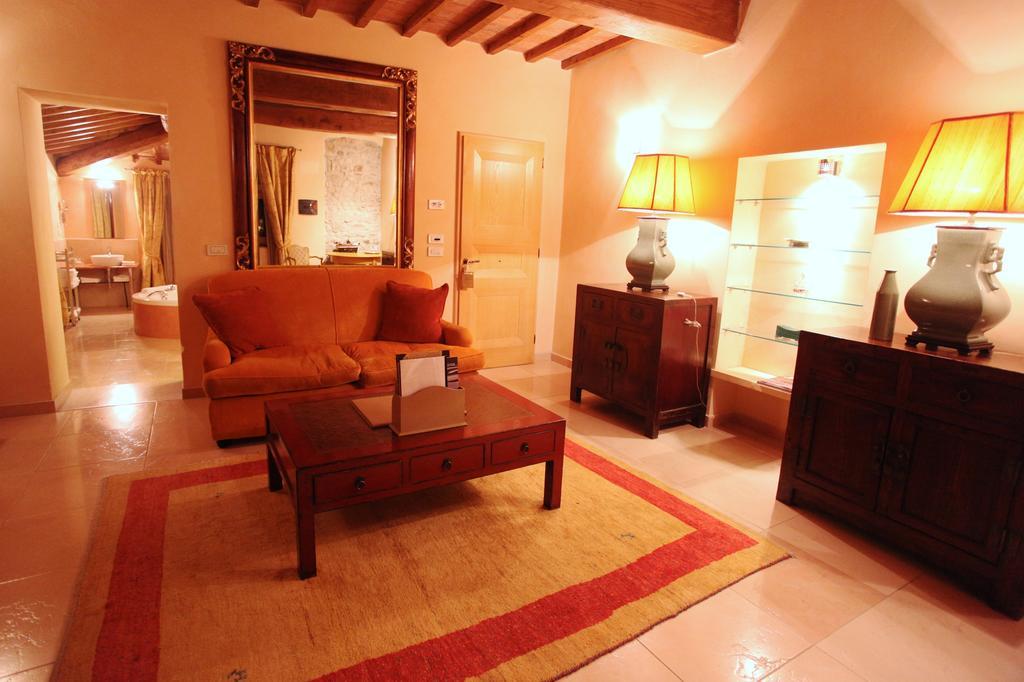 Villa Mangiacane - Small Luxury Hotels Of The World サン・カシャーノ・イン・ヴァル・ディ・ペーザ エクステリア 写真