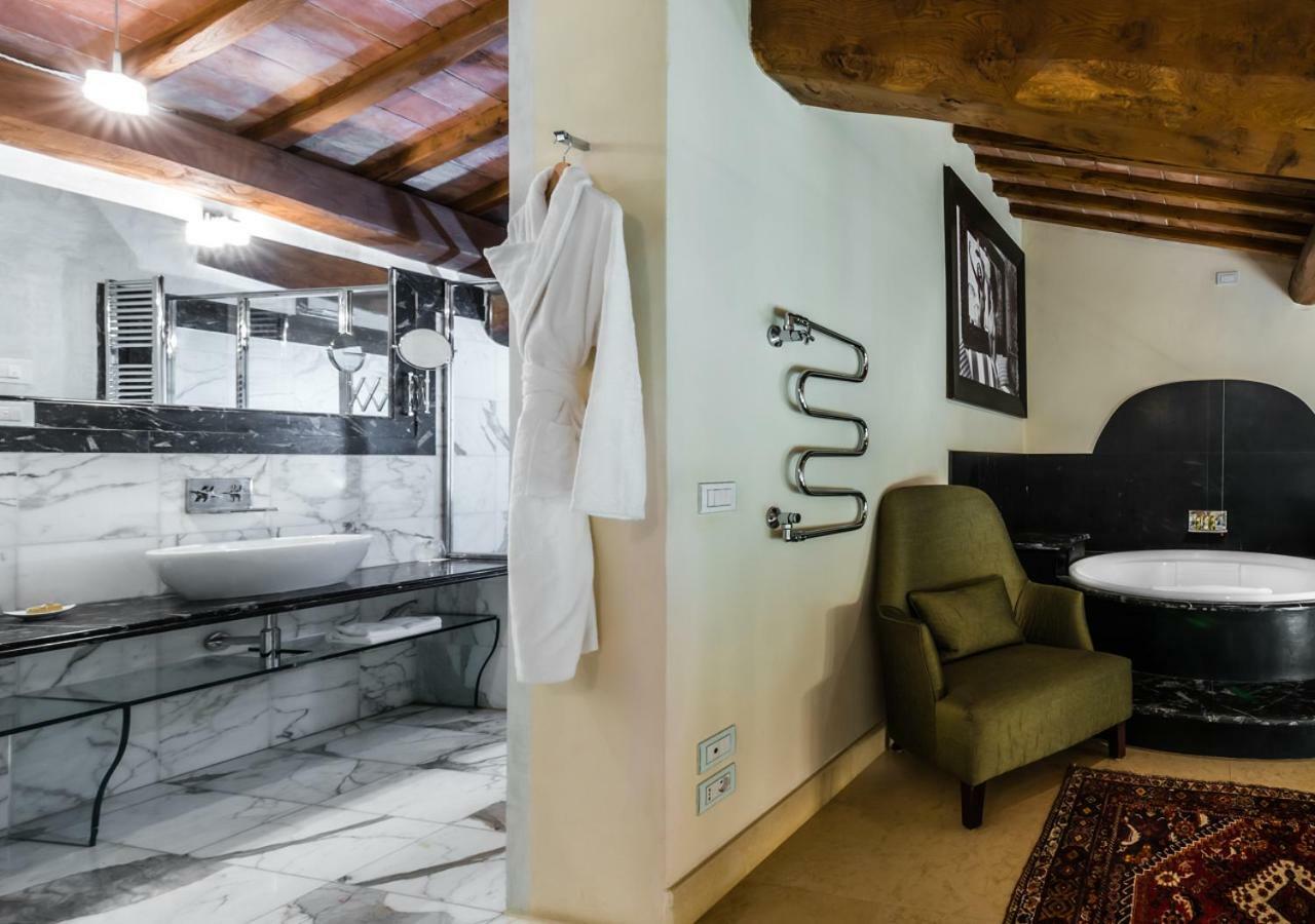 Villa Mangiacane - Small Luxury Hotels Of The World サン・カシャーノ・イン・ヴァル・ディ・ペーザ エクステリア 写真